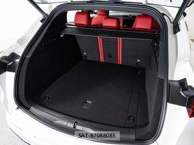Maserati Grecale 2025-03 8221602-19