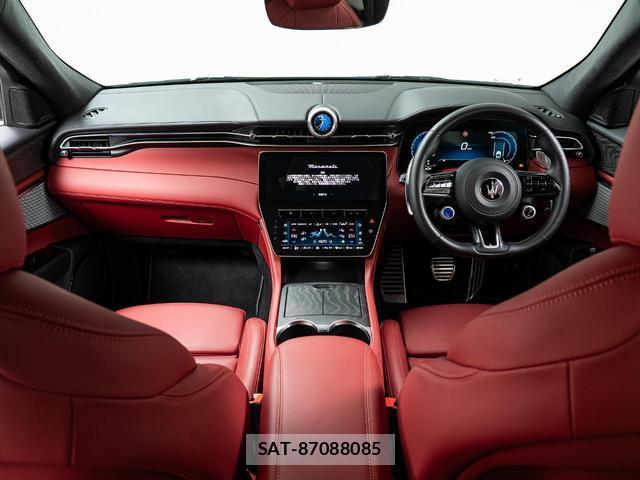 Maserati Grecale 2025-03 8221602-3