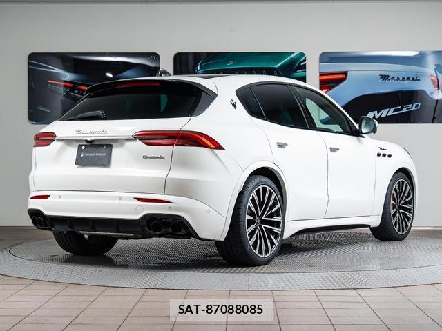 Maserati Grecale 2025-03 8221602-4