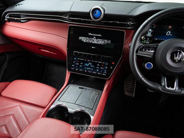 Maserati Grecale 2025-03 8221602-9