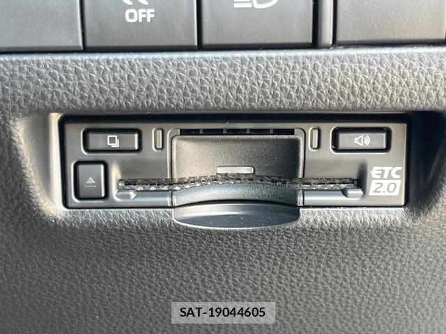 Toyota HARRIER HYBRID 2023-02 8219455-7