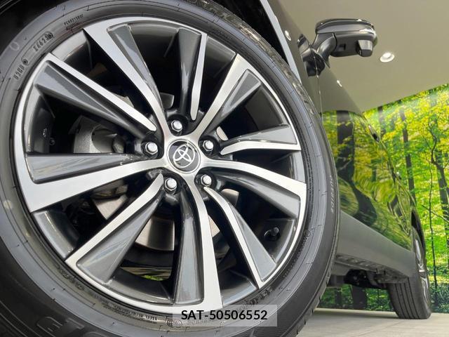 Toyota HARRIER HYBRID 2023-12 8220198-12