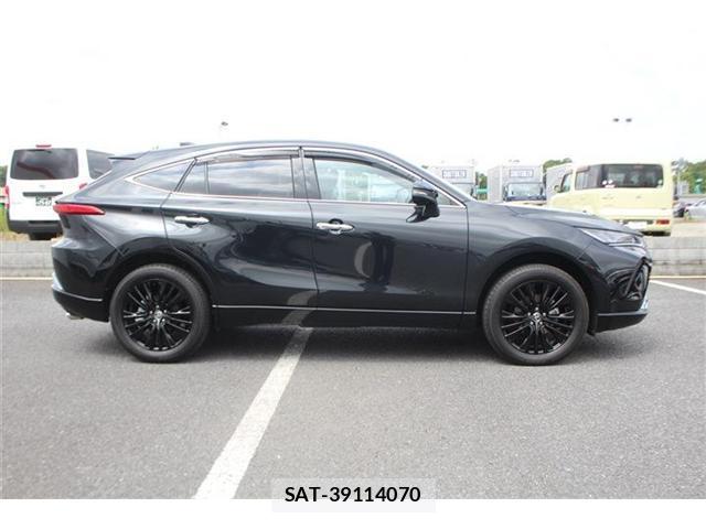 Toyota HARRIER HYBRID 2026-02 8222106-8