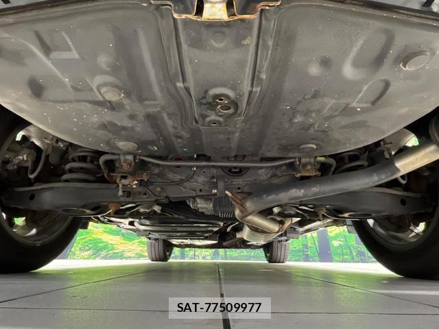 Toyota HARRIER HYBRID 2017-07 8222414-19