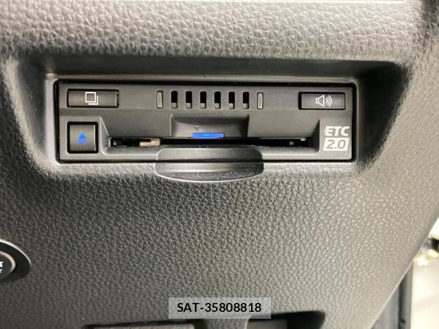 Toyota HARRIER HYBRID 2021-08 8225142-12