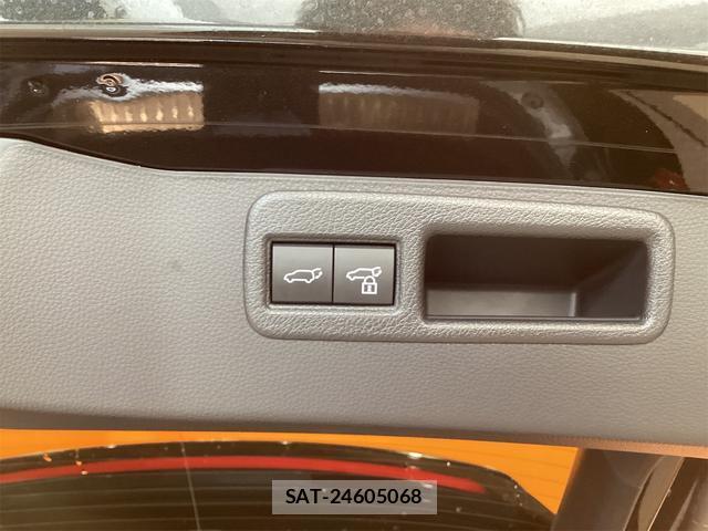Toyota HARRIER 2021-07 8216211-16