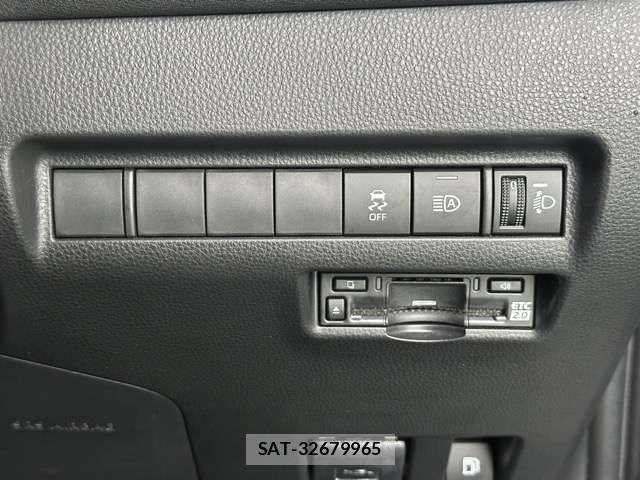 Toyota HARRIER 2022-12 8218220-16