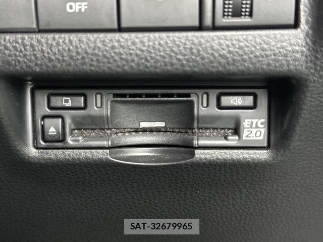 Toyota HARRIER 2022-12 8218220-17