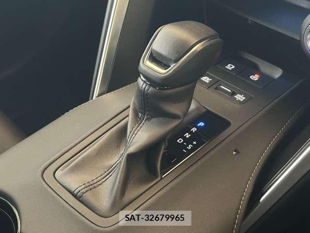 Toyota HARRIER 2022-12 8218220-7