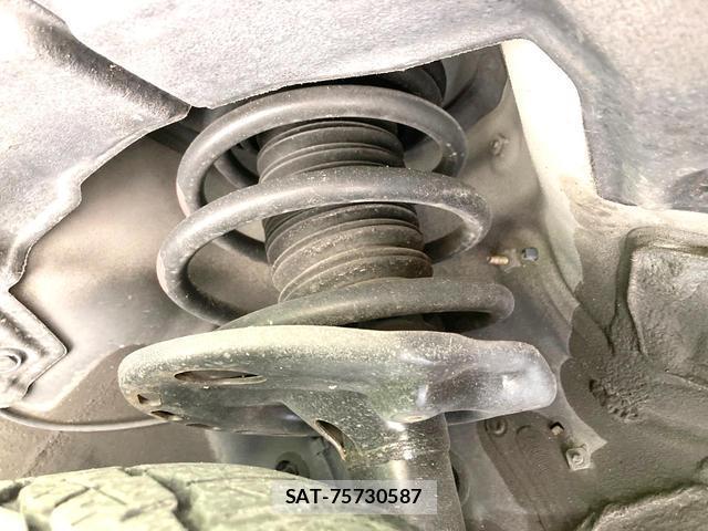 Toyota HARRIER 2015-12 8218317-18