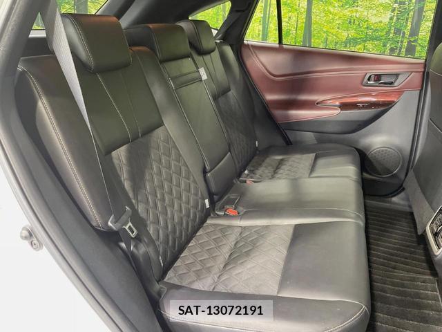 Toyota HARRIER 2015-01 8218523-8