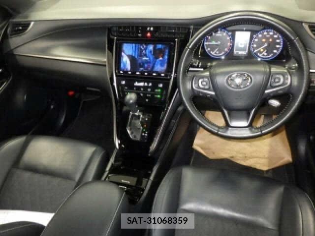 Toyota HARRIER 2020-04 8218857-2