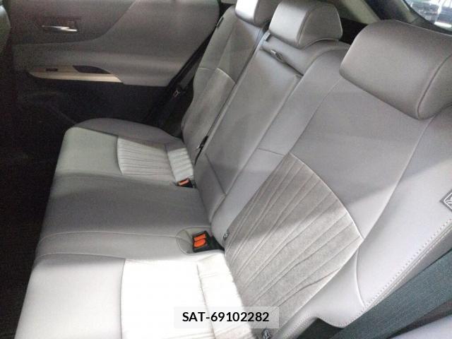 Toyota HARRIER 2025-04 8218958-3