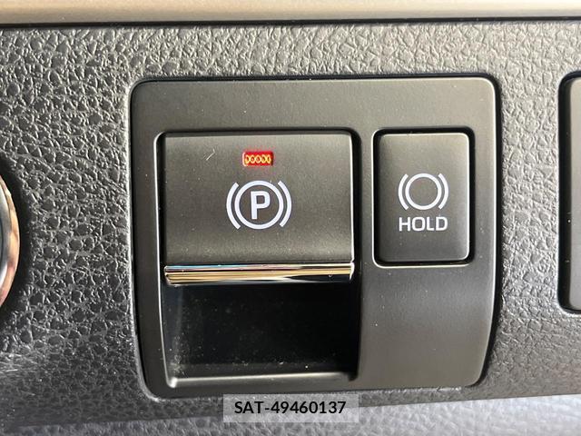 Toyota HARRIER 2018-03 8219195-3