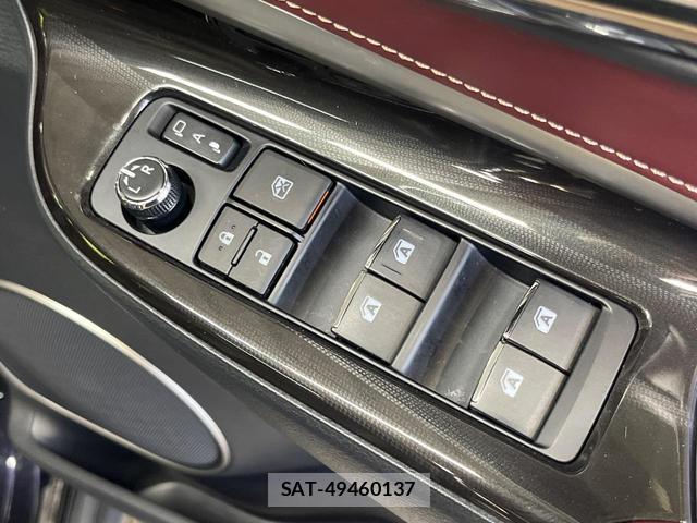 Toyota HARRIER 2018-03 8219195-5