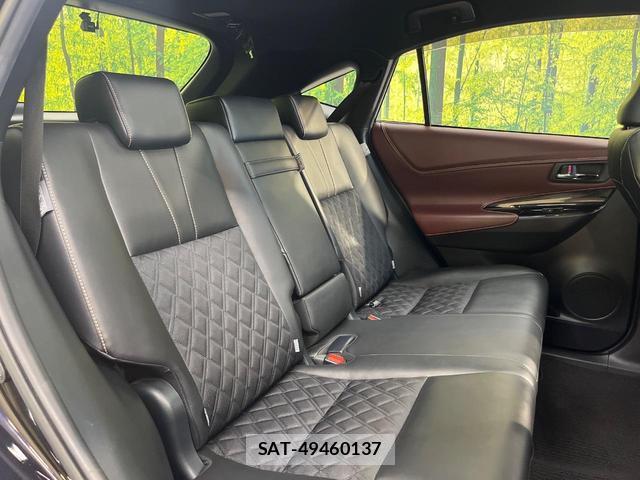 Toyota HARRIER 2018-03 8219195-8