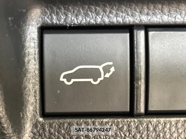 Toyota HARRIER 2023-07 8219741-4