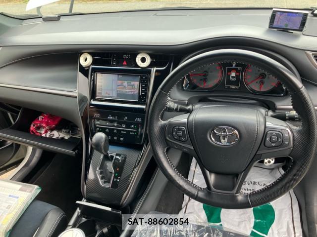Toyota HARRIER 2017-02 8219805-11