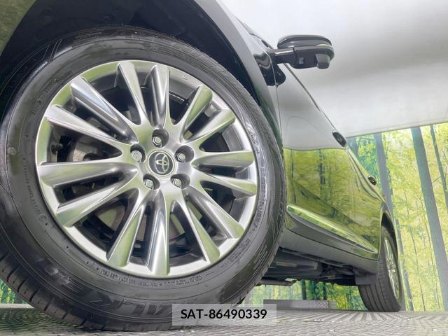 Toyota HARRIER 2018-01 8220115-12