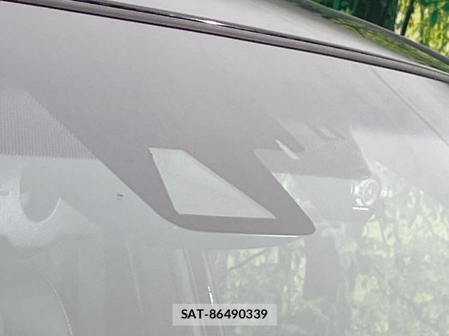 Toyota HARRIER 2018-01 8220115-3