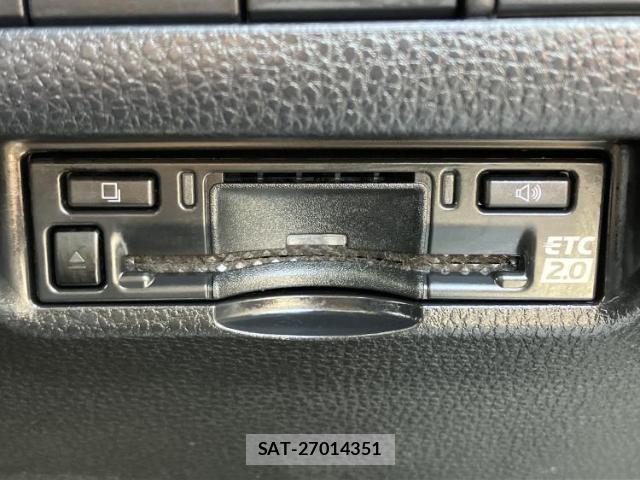 Toyota HARRIER 2023-07 8220140-17