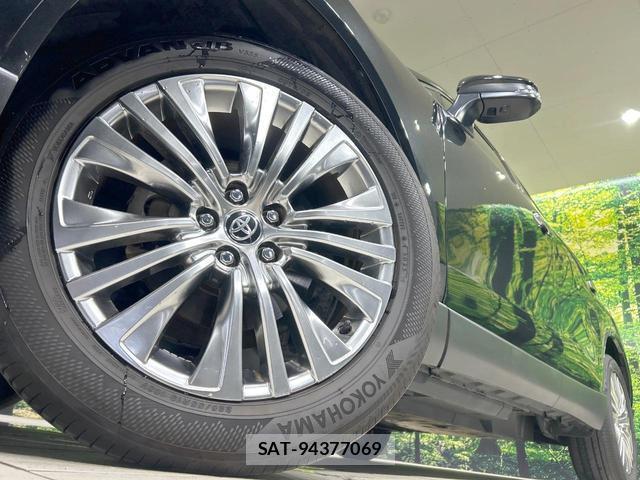 Toyota HARRIER 2021-02 8220270-12