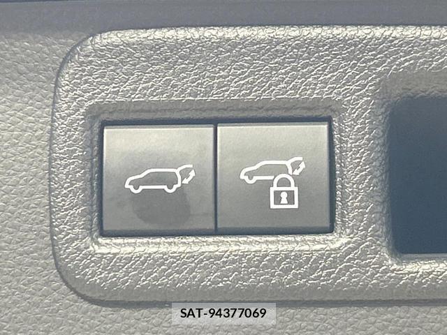 Toyota HARRIER 2021-02 8220270-6