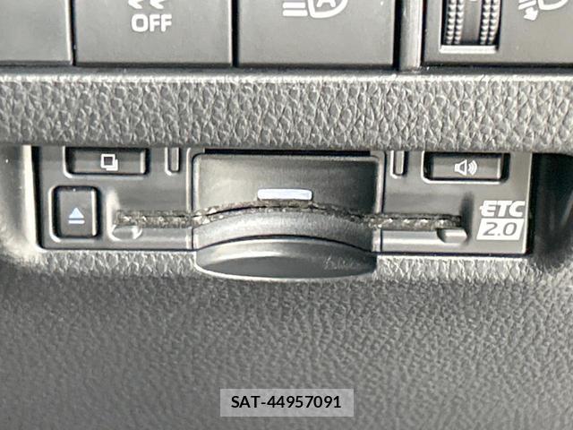 Toyota HARRIER 2023-06 8220288-6