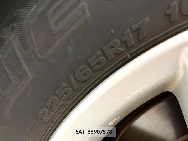 Toyota HARRIER 2017-08 8220396-15