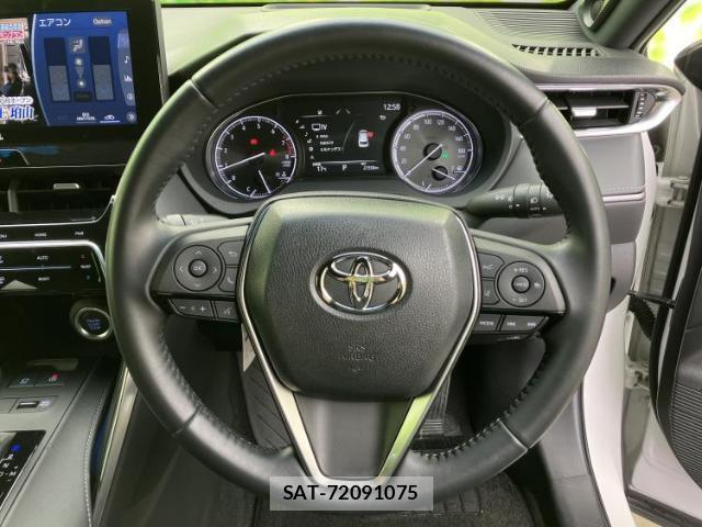 Toyota HARRIER 2022-04 8221819-14