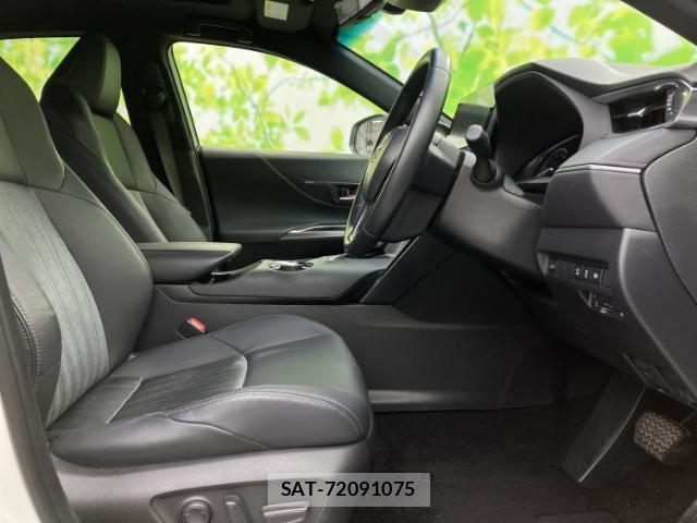 Toyota HARRIER 2022-04 8221819-3