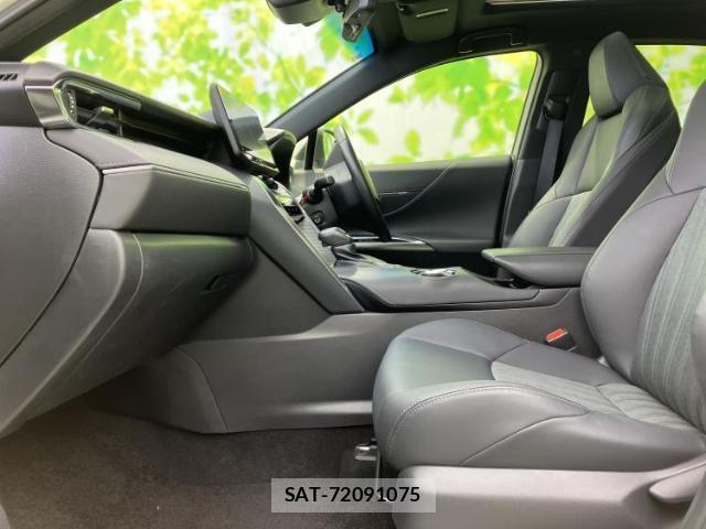 Toyota HARRIER 2022-04 8221819-6