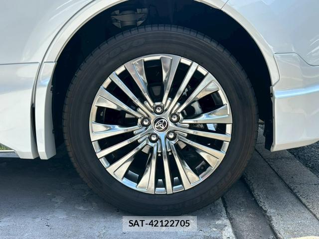 Toyota HARRIER 2024-04 8222953-4