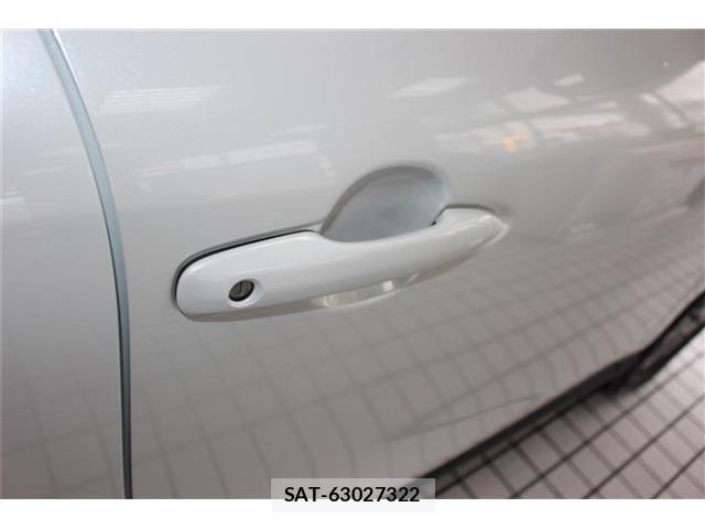 Toyota HARRIER 2023-06 8223095-17