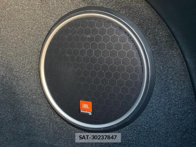 Toyota HARRIER 2017-07 8223441-11