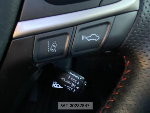 Toyota HARRIER 2017-07 8223441-13