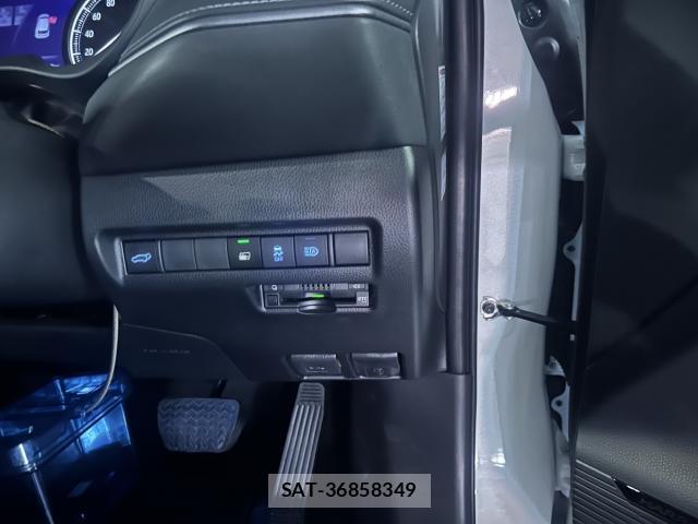 Toyota HARRIER 2022-06 8223673-12