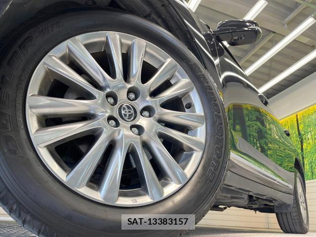 Toyota HARRIER 2016-06 8223990-12