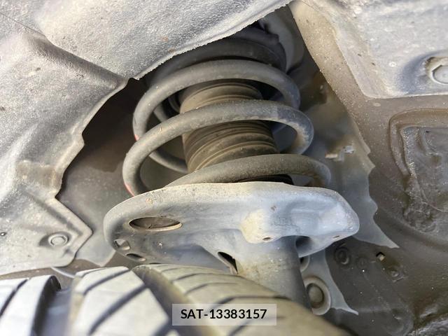 Toyota HARRIER 2016-06 8223990-19
