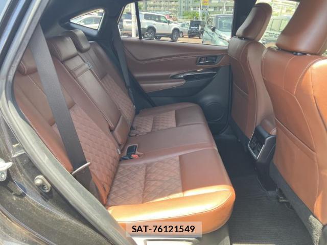 Toyota HARRIER 2017-11 8225523-4