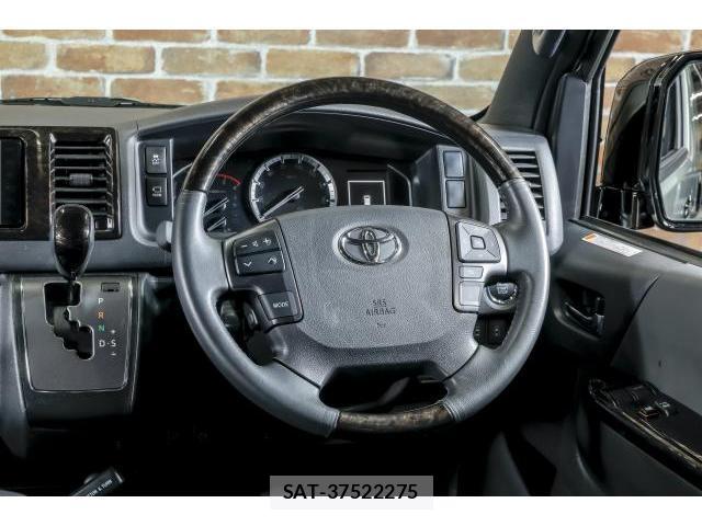 Toyota HIACE VAN 2021-10 8216131-19