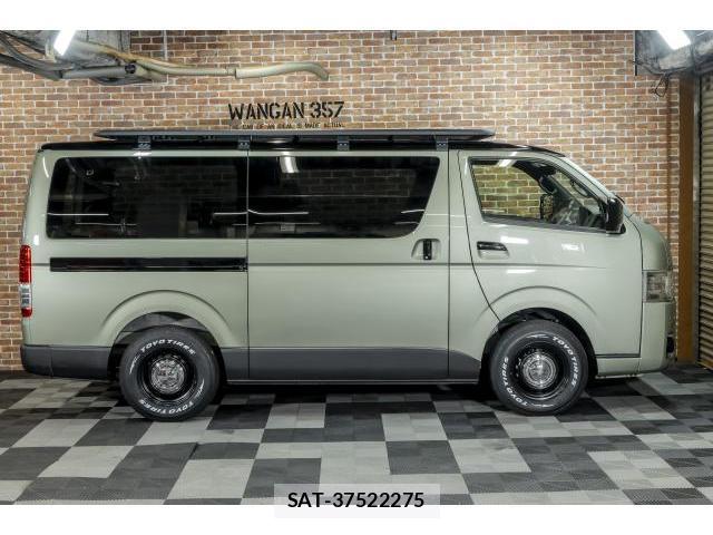 Toyota HIACE VAN 2021-10 8216131-3