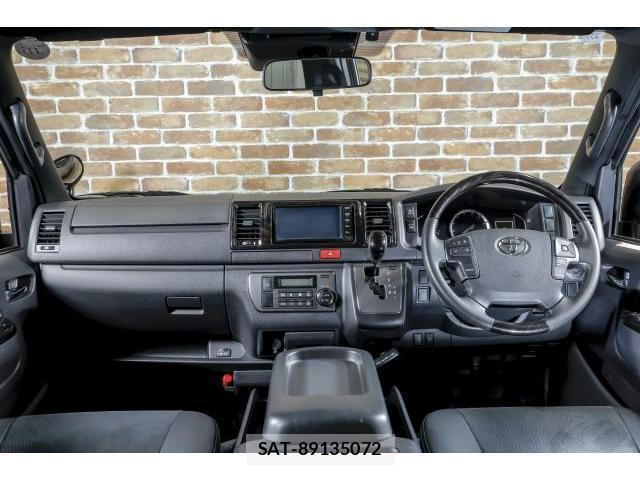 Toyota HIACE VAN 2022-02 8216138-10