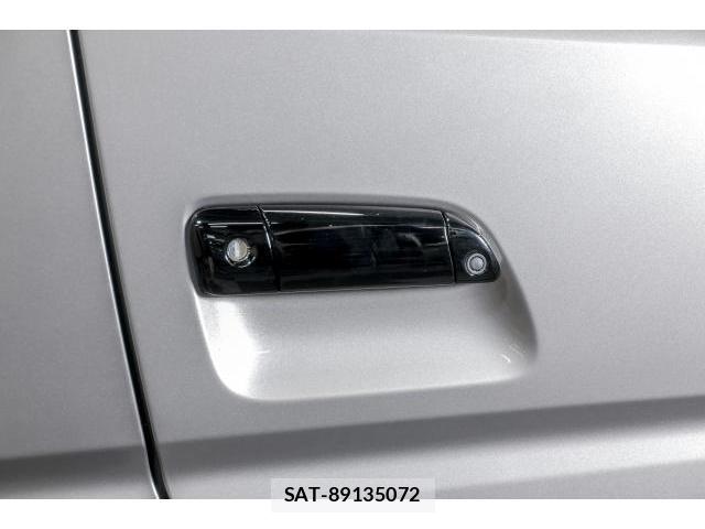Toyota HIACE VAN 2022-02 8216138-17
