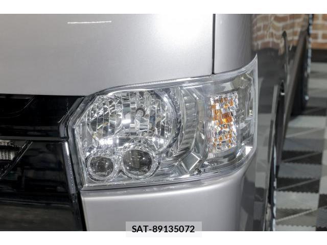 Toyota HIACE VAN 2022-02 8216138-18
