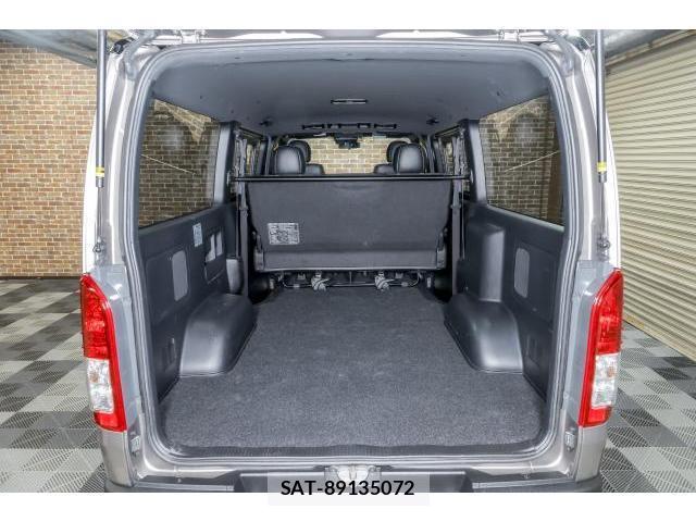Toyota HIACE VAN 2022-02 8216138-19