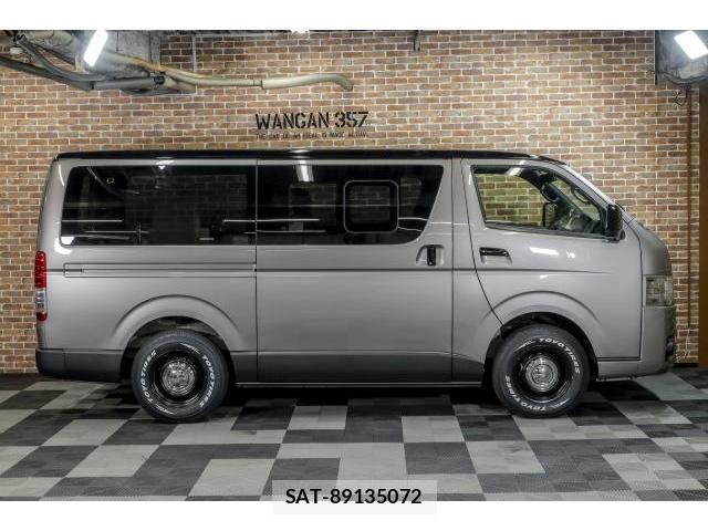 Toyota HIACE VAN 2022-02 8216138-3