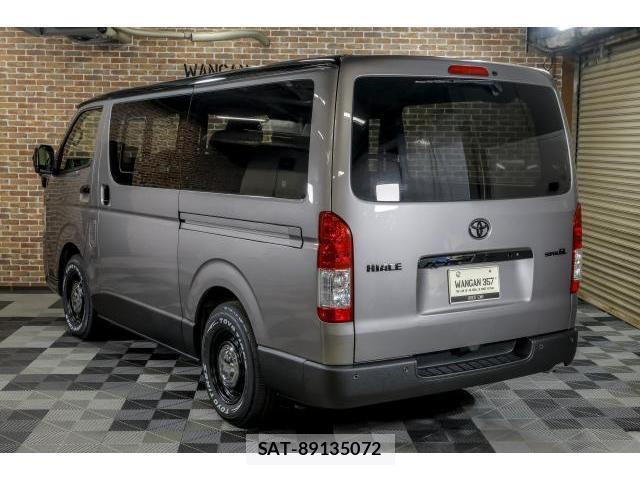 Toyota HIACE VAN 2022-02 8216138-6