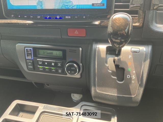 Toyota HIACE VAN 2015-05 8216220-11
