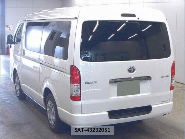 Toyota HIACE VAN 2018-01 8216488-1